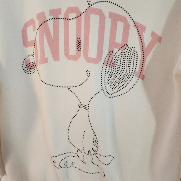Snoopy Graphic Sweatshirt in White and Pink. NWOT Excellent Condition. - Picture 3 of 8